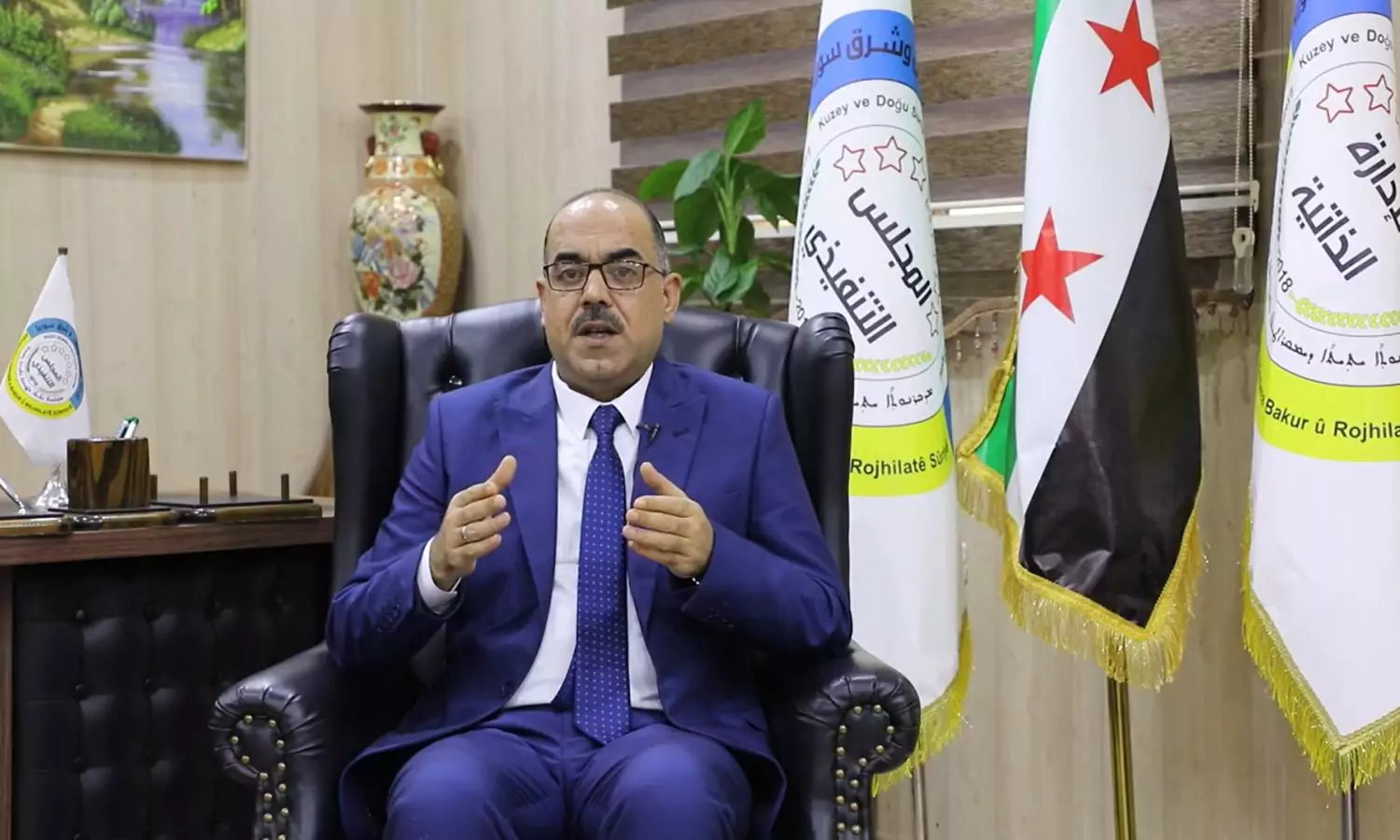 الإدارة الذاتية تطالب بنظام لامركزي في سوريا