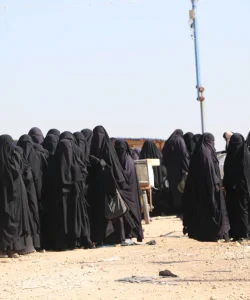 مخيم الهول